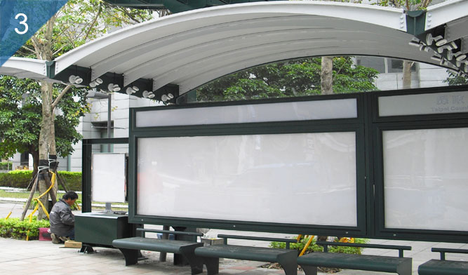 政府為打造低碳城市,近年來在市區裝設太陽能公車候車亭